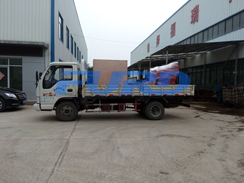 福瑞得機(jī)械瀝青灌縫機(jī)，手扶雙輪壓路機(jī)裝車成功及時發(fā)貨