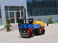 抓住特色打通渠道，全液壓小型壓路機(jī)廠家順利發(fā)展